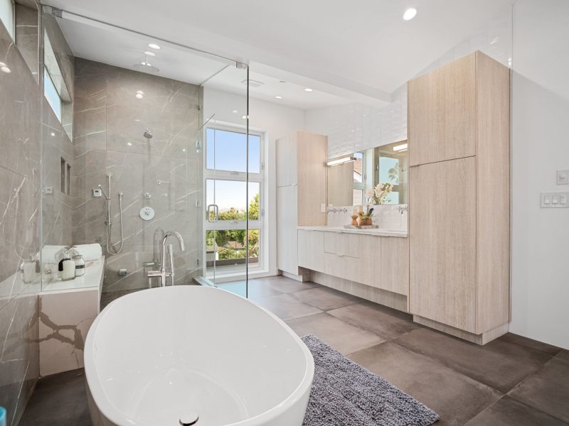 Contemporary bathroom